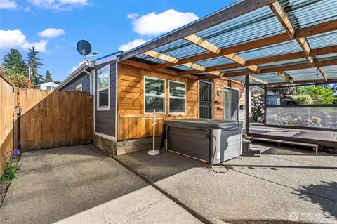 7545 Sunset Cir W, University Place, WA 98466