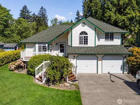 5709 Cedarcrest St NE, Tacoma, WA 98422