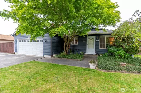 675 NW Columbia Dr, Oak Harbor, WA 98277