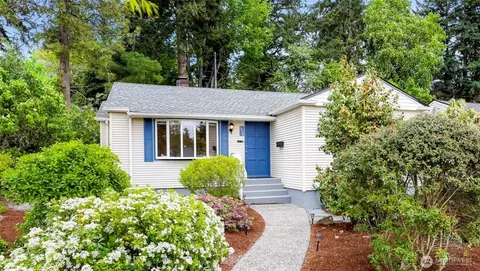 3820 47th Ave SW, Seattle, WA 98116