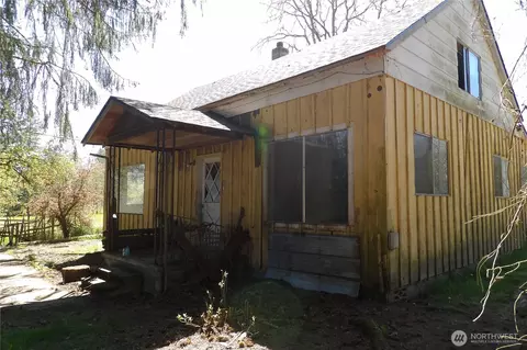 696 Toledo Salmon Creek Rd, Toledo, WA 98591