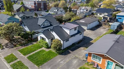 2215 Dean Ave, Bellingham, WA 98225