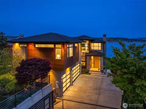 3268 W Lake Sammamish Pkwy SE, Bellevue, WA 98008