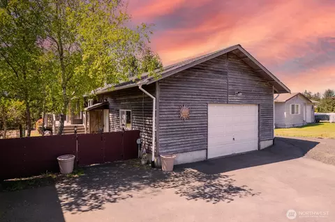 925 Point Brown Ave SW, Ocean Shores, WA 98569