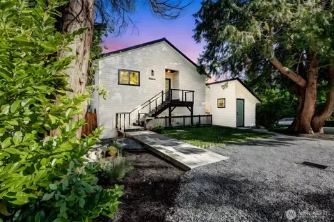 2558 NE 91st St #A, Seattle, WA 98115