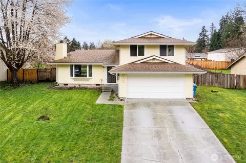 7811 Royal Oakes Dr SE, Lacey, WA 98503
