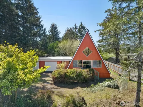 435 Lotloh St SE, Ocean Shores, WA 98569