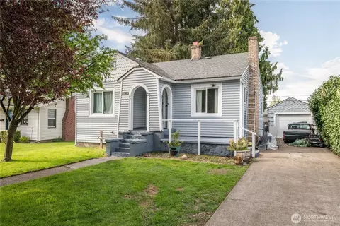 2902 Garfield St, Longview, WA 98632