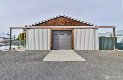 139 W Airport Loop #A, Seven Bays, WA 99122