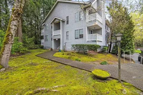7603 Concord Ln NE #D-202, Bremerton, WA 98311