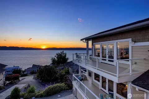 10123 Marine View Dr, Mukilteo, WA 98275