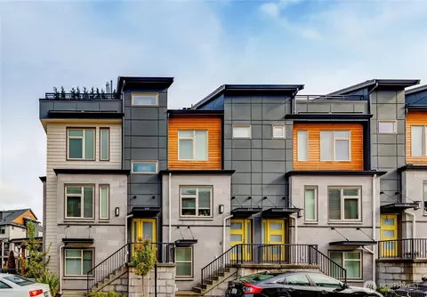940 6th Ave NE, Issaquah, WA 98029