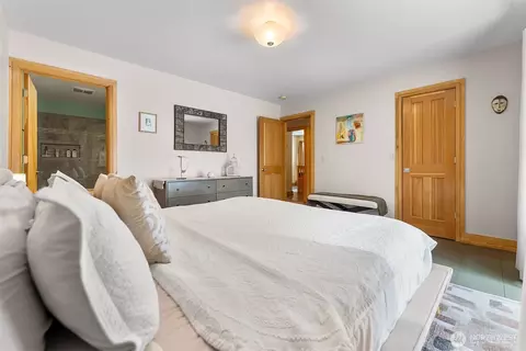 Bedroom - 175 Saddleback Rd, Winthrop, WA 98862 photo 5 of 9