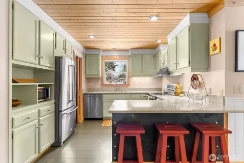 Kitchen - 175 Saddleback Rd, Winthrop, WA 98862 photo 1 of 3