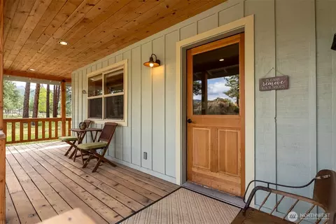 Exterior - 175 Saddleback Rd, Winthrop, WA 98862 photo 3 of 12