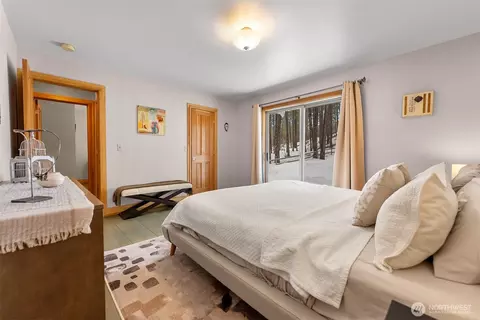 Bedroom - 175 Saddleback Rd, Winthrop, WA 98862 photo 4 of 9