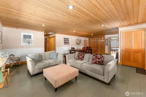 Living - 175 Saddleback Rd, Winthrop, WA 98862 photo 2 of 5