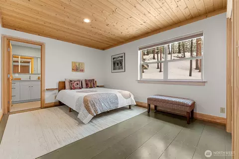 Bedroom - 175 Saddleback Rd, Winthrop, WA 98862 photo 1 of 9