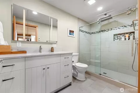 Bath - 175 Saddleback Rd, Winthrop, WA 98862 photo 1 of 4