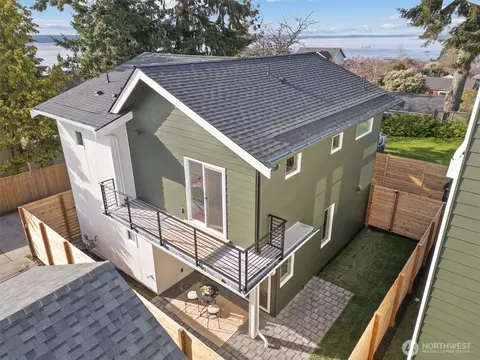 3841 54th Ave SW, Seattle, WA 98116