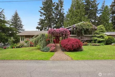 5657 126th Ave SE, Bellevue, WA 98006