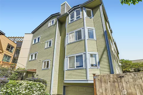 5110 Ravenna Pl NE #301, Seattle, WA 98105