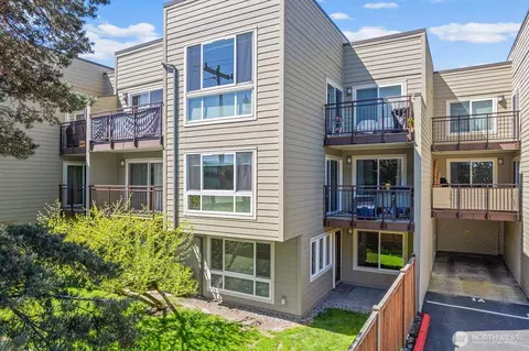 5844 NE 75th #A110, Seattle, WA 98115
