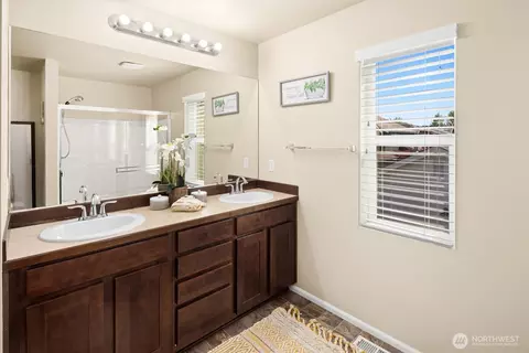 Bath - 13919 33rd Dr SE, Mill Creek, WA 98012 photo 4 of 4