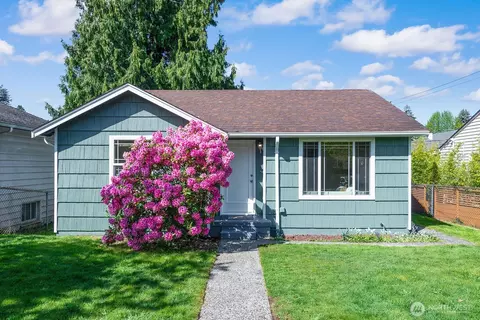 7929 17th Ave SW, Seattle, WA 98106
