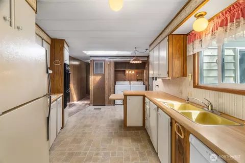 958 Tipsoo Loop S, Rainier, WA 98576 photo 9