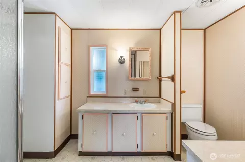 958 Tipsoo Loop S, Rainier, WA 98576 photo 16