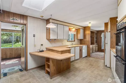 958 Tipsoo Loop S, Rainier, WA 98576 photo 8