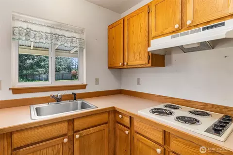 958 Tipsoo Loop S, Rainier, WA 98576 photo 21