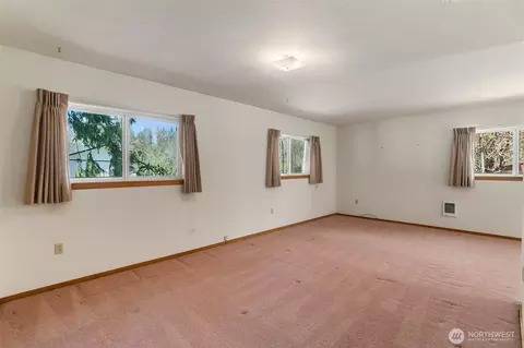 958 Tipsoo Loop S, Rainier, WA 98576 photo 18