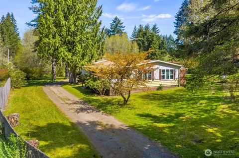 958 Tipsoo Loop S, Rainier, WA 98576 photo 2