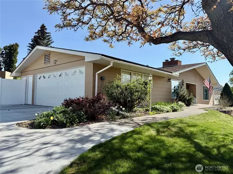 818 E Spring St, Dayton, WA 99328