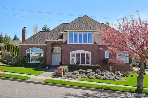 5990 167th Ave SE, Bellevue, WA 98006