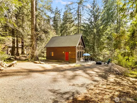 190 N Sundown Dr, Hoodsport, WA 98548