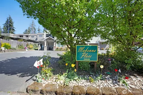 20028 15th Ave NE #101, Shoreline, WA 98155