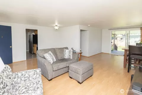 338 W Maple St, Walla Walla, WA 99362 photo 2
