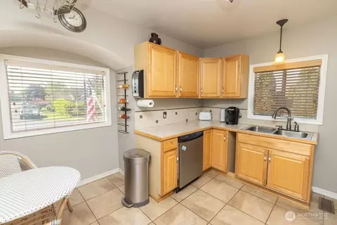 338 W Maple St, Walla Walla, WA 99362 photo 4
