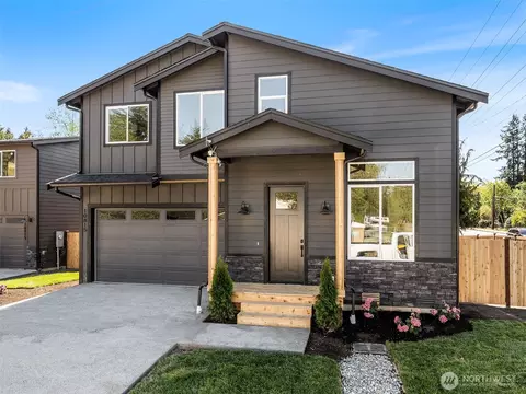 10815 Holly Dr #A, Everett, WA 98204