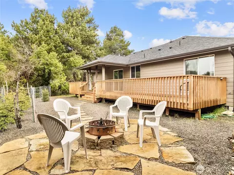 449 Yorkmar St SW, Ocean Shores, WA 98569
