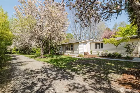 105 Schoolhouse Rd, Brinnon, WA 98320