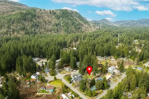 8390 Dolphin Way, Maple Falls, WA 98266
