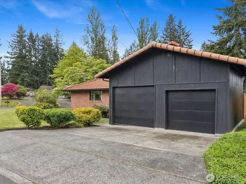 233 Highland Rd, Everett, WA 98203 photo 2