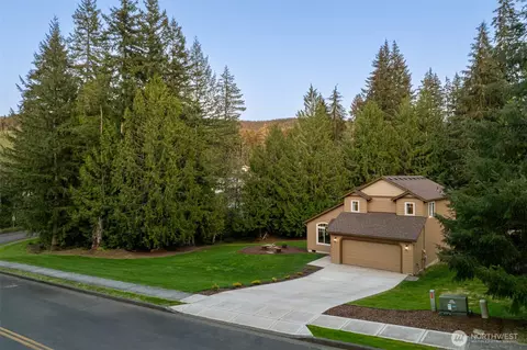 240 Home Town Dr, Kelso, WA 98626