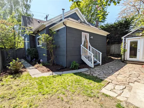 Exterior - 2208 E John St, Seattle, WA 98112 photo 4 of 5