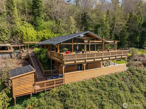 842 Strait View Dr, Port Angeles, WA 98362