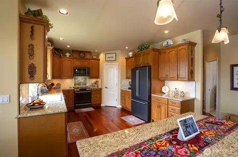 Kitchen - 51 Suncatcher Ct, Sequim, WA 98382 photo 1 of 2
